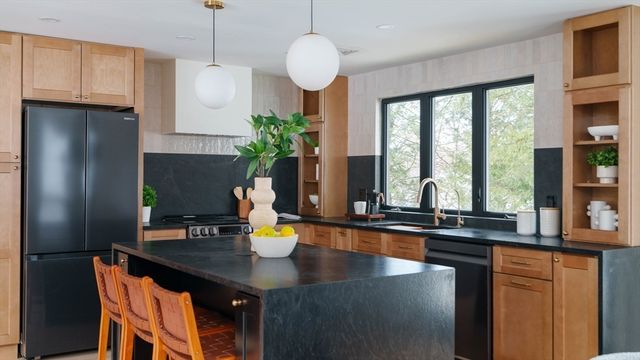 8 Emily Road, Framingham, MA 01701