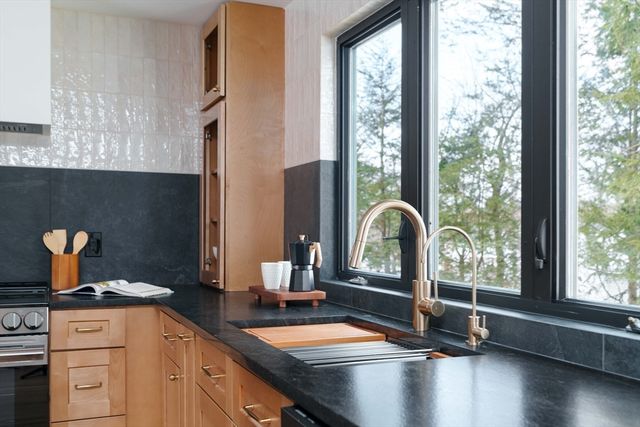 8 Emily Road, Framingham, MA 01701