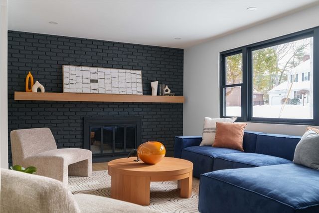 8 Emily Road, Framingham, MA 01701