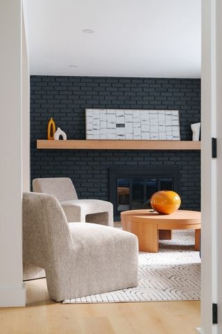 8 Emily Road, Framingham, MA 01701