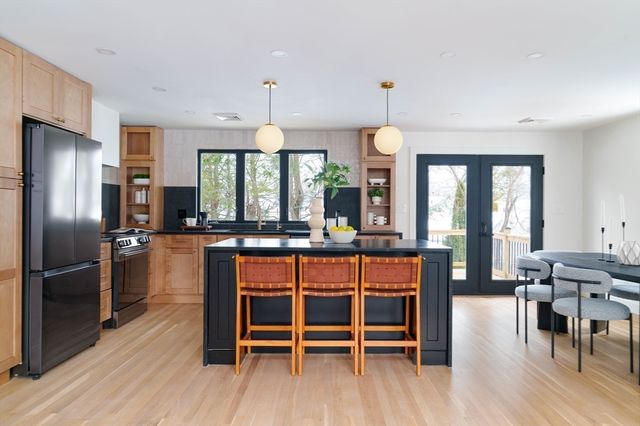 8 Emily Road, Framingham, MA 01701