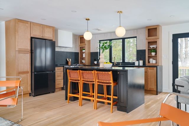 8 Emily Road, Framingham, MA 01701