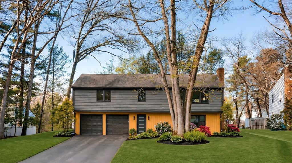 8 Emily Road, Framingham, MA 01701