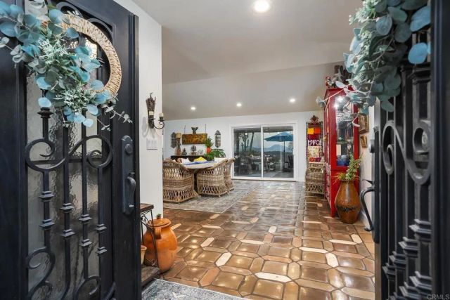 2763 W VICTORIA DR, Alpine, CA 91901