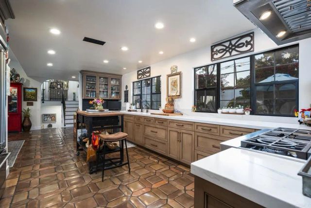 2763 W VICTORIA DR, Alpine, CA 91901