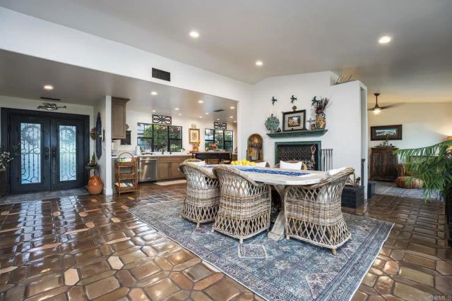 2763 W VICTORIA DR, Alpine, CA 91901