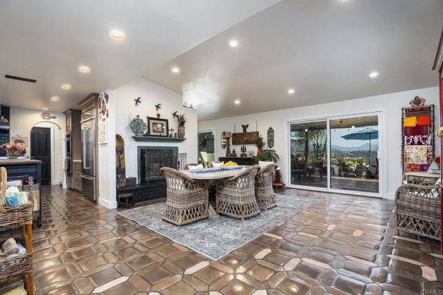 2763 W VICTORIA DR, Alpine, CA 91901