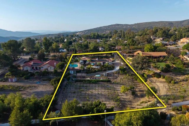 2763 W VICTORIA DR, Alpine, CA 91901