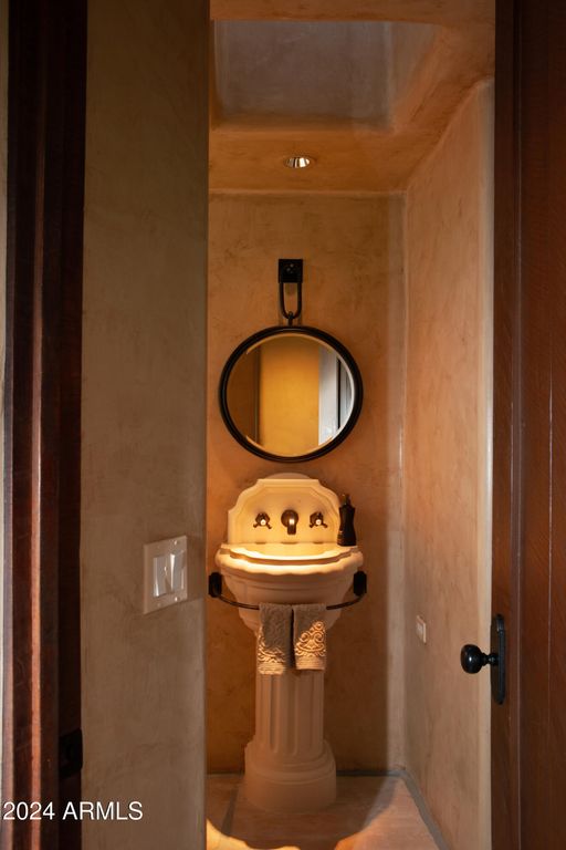 Image 11 of property listing at 10040 E HAPPY VALLEY Road 504, Scottsdale, AZ 85255