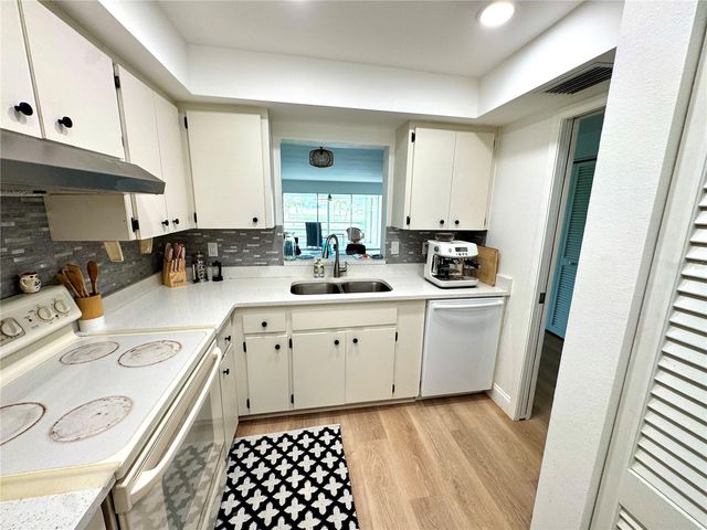 6999 W COUNTRY CLUB DRIVE N 225, Sarasota, FL 34243