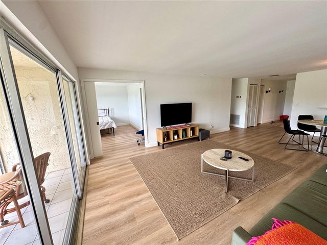 6999 W COUNTRY CLUB DRIVE N 225, Sarasota, FL 34243