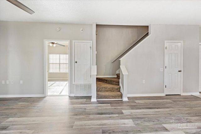 225 Wildflower Ln, Pensacola, FL 32514