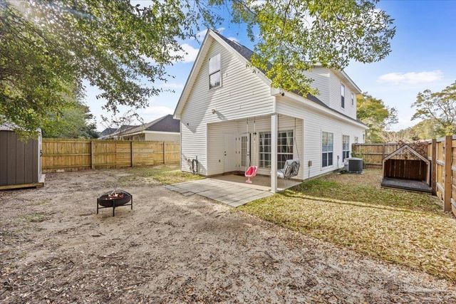 225 Wildflower Ln, Pensacola, FL 32514