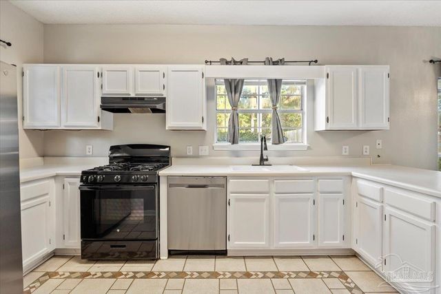 225 Wildflower Ln, Pensacola, FL 32514