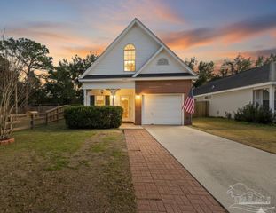 225 Wildflower Ln, Pensacola, FL 32514