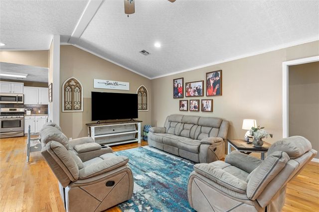 13730 Cozy Corners Road, Siloam Springs, AR 72761