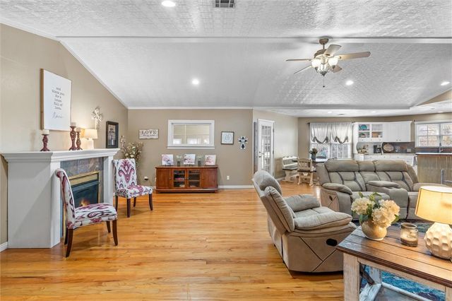 13730 Cozy Corners Road, Siloam Springs, AR 72761