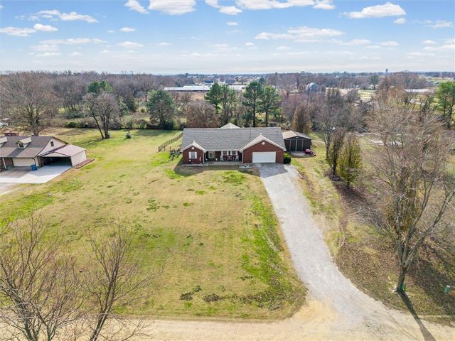 13730 Cozy Corners Road, Siloam Springs, AR 72761
