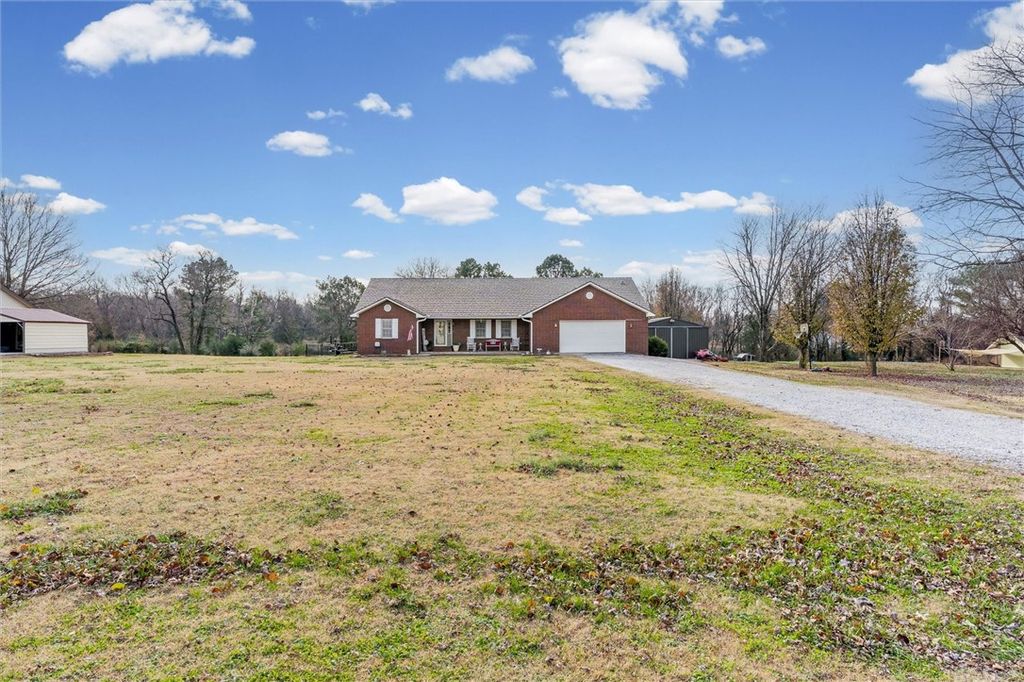 13730 Cozy Corners Road, Siloam Springs, AR 72761