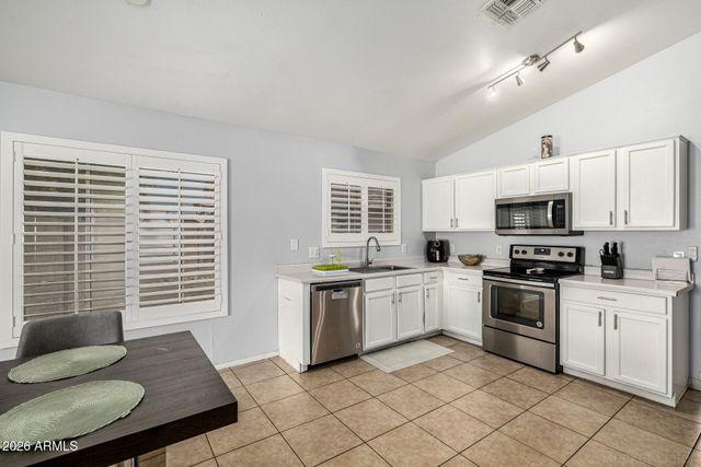 8450 W ELM Street, Phoenix, AZ 85037