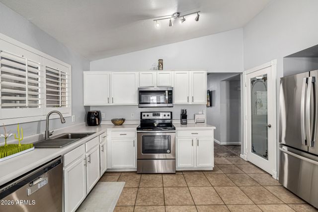 8450 W ELM Street, Phoenix, AZ 85037