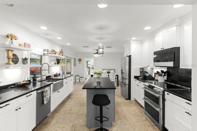 765 SIESTA KEY CIRCLE, Sarasota, FL 34242