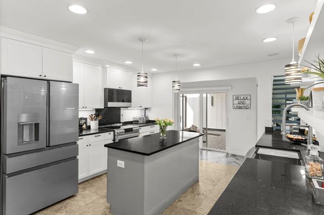 765 SIESTA KEY CIRCLE, Sarasota, FL 34242