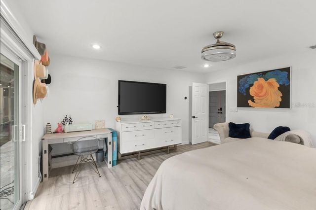 765 SIESTA KEY CIRCLE, Sarasota, FL 34242