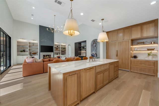 7004 Irongate Lane, Dallas, TX 75214