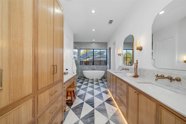 7004 Irongate Lane, Dallas, TX 75214