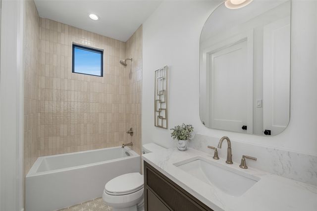 7004 Irongate Lane, Dallas, TX 75214