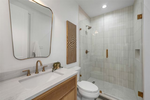 7004 Irongate Lane, Dallas, TX 75214