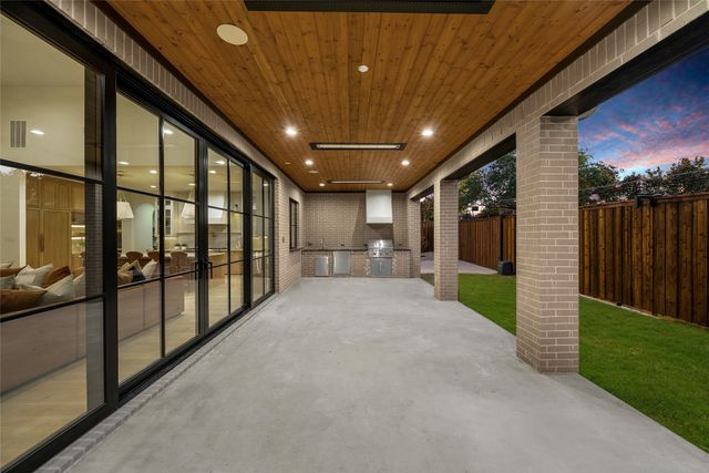 7004 Irongate Lane, Dallas, TX 75214