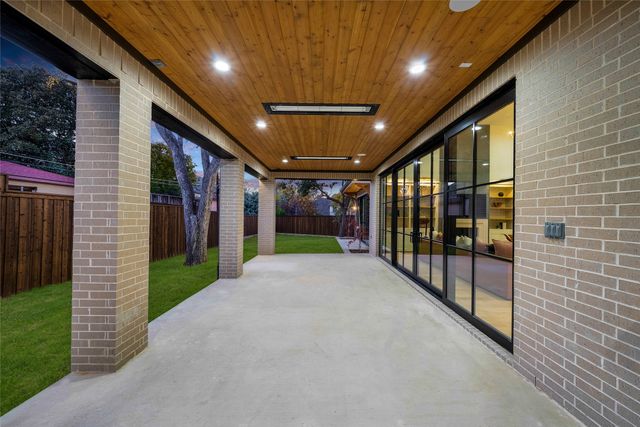 7004 Irongate Lane, Dallas, TX 75214