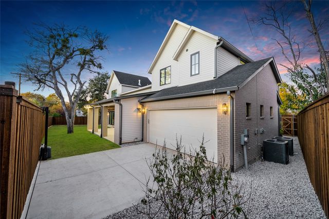 7004 Irongate Lane, Dallas, TX 75214