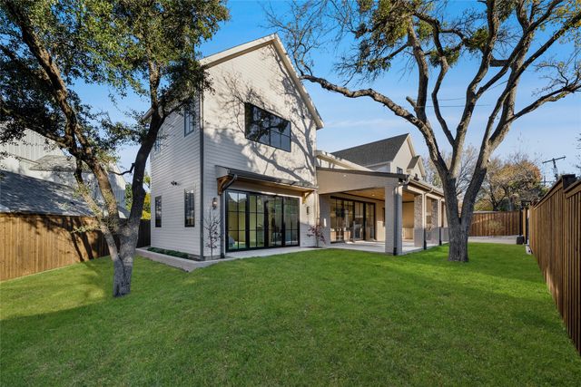 7004 Irongate Lane, Dallas, TX 75214