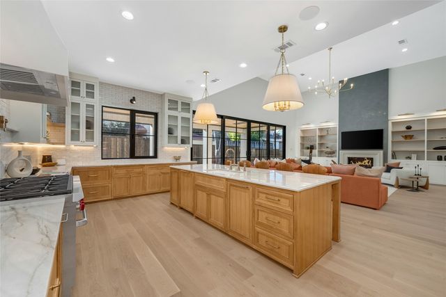 7004 Irongate Lane, Dallas, TX 75214