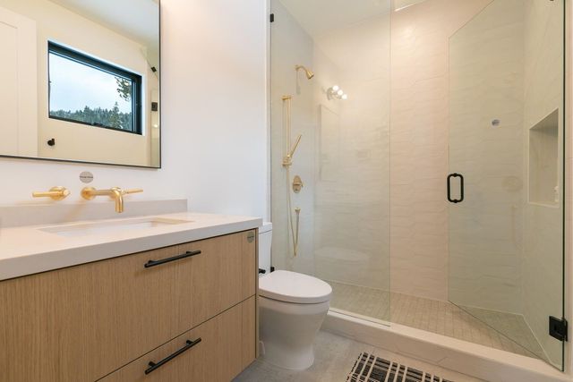 211 Palisades Circle, Olympic Valley, OH 96146