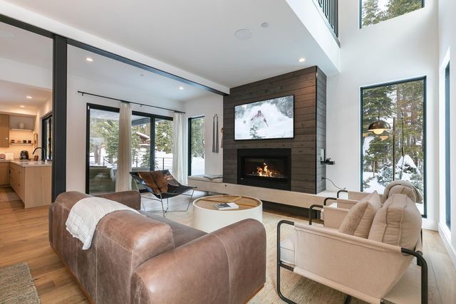 211 Palisades Circle, Olympic Valley, OH 96146