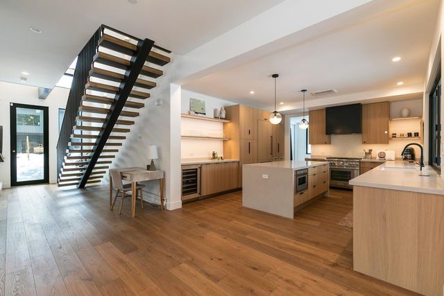 211 Palisades Circle, Olympic Valley, OH 96146