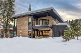 211 Palisades Circle, Olympic Valley, OH 96146