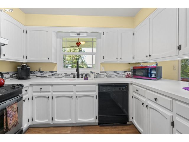 5545 VAL VIEW Dr, Turner, OR 97392