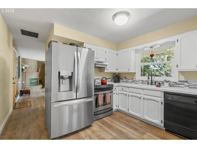 5545 VAL VIEW Dr, Turner, OR 97392