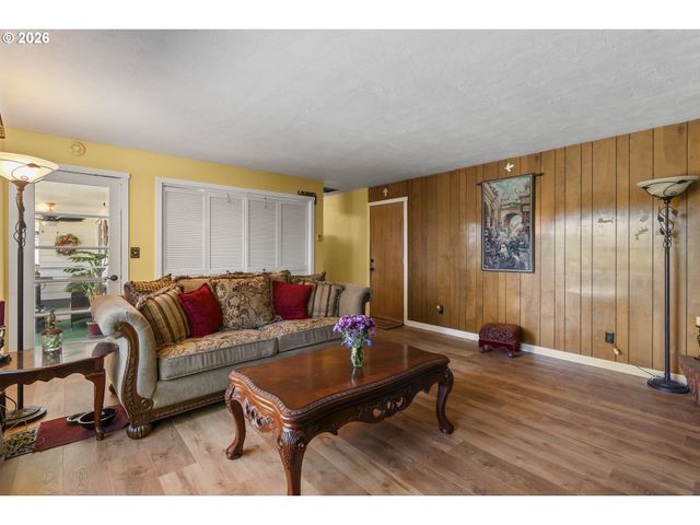 5545 VAL VIEW Dr, Turner, OR 97392