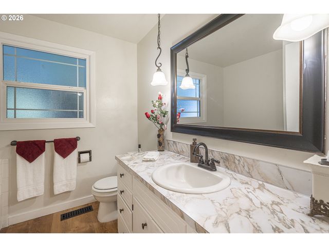 5545 VAL VIEW Dr, Turner, OR 97392