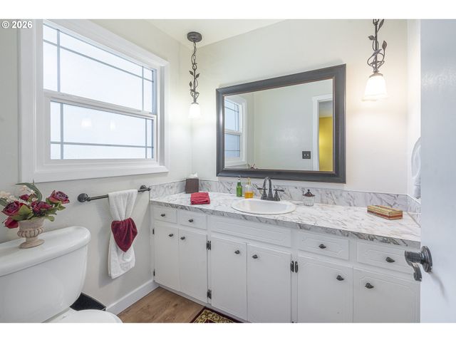 5545 VAL VIEW Dr, Turner, OR 97392