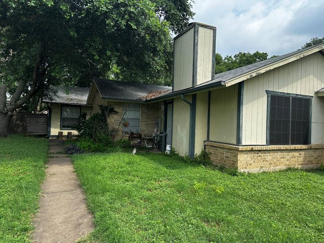 8000 Clydesdale DR B, Austin, TX 78745