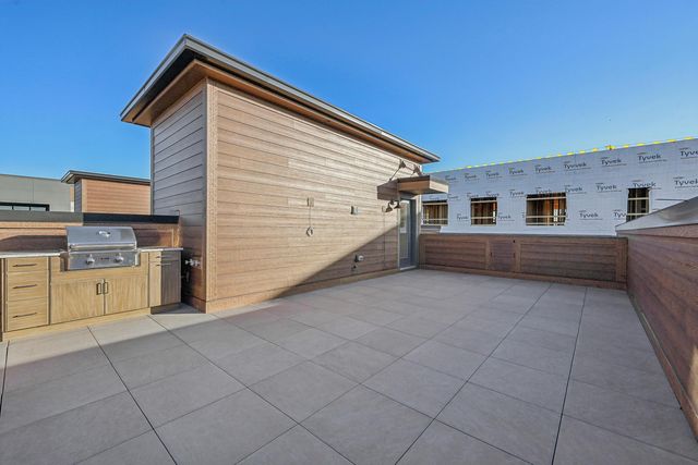 2256 Quarry Trails Drive, Columbus, OH 43228