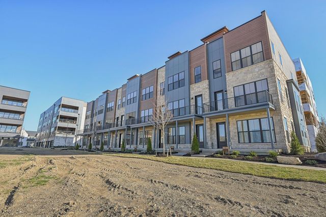 2256 Quarry Trails Drive, Columbus, OH 43228