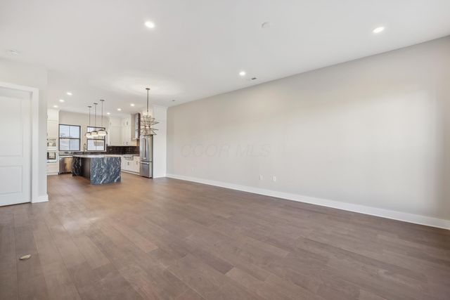 2256 Quarry Trails Drive, Columbus, OH 43228